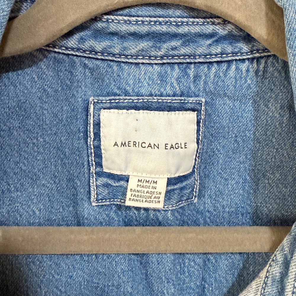 American Eagle Denim Sleeveless Button-Up Collared Top size medium - Picture 2 of 6